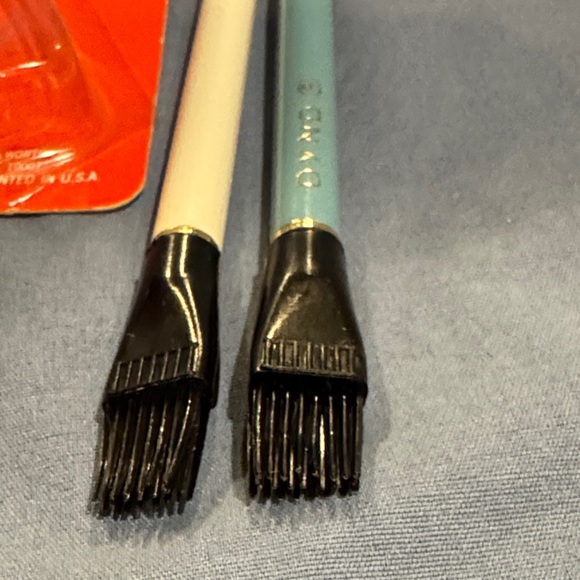 Woolworth Fabric Marking Pencils with Brush Eraser - Black and Blue - Picture 10 of 14